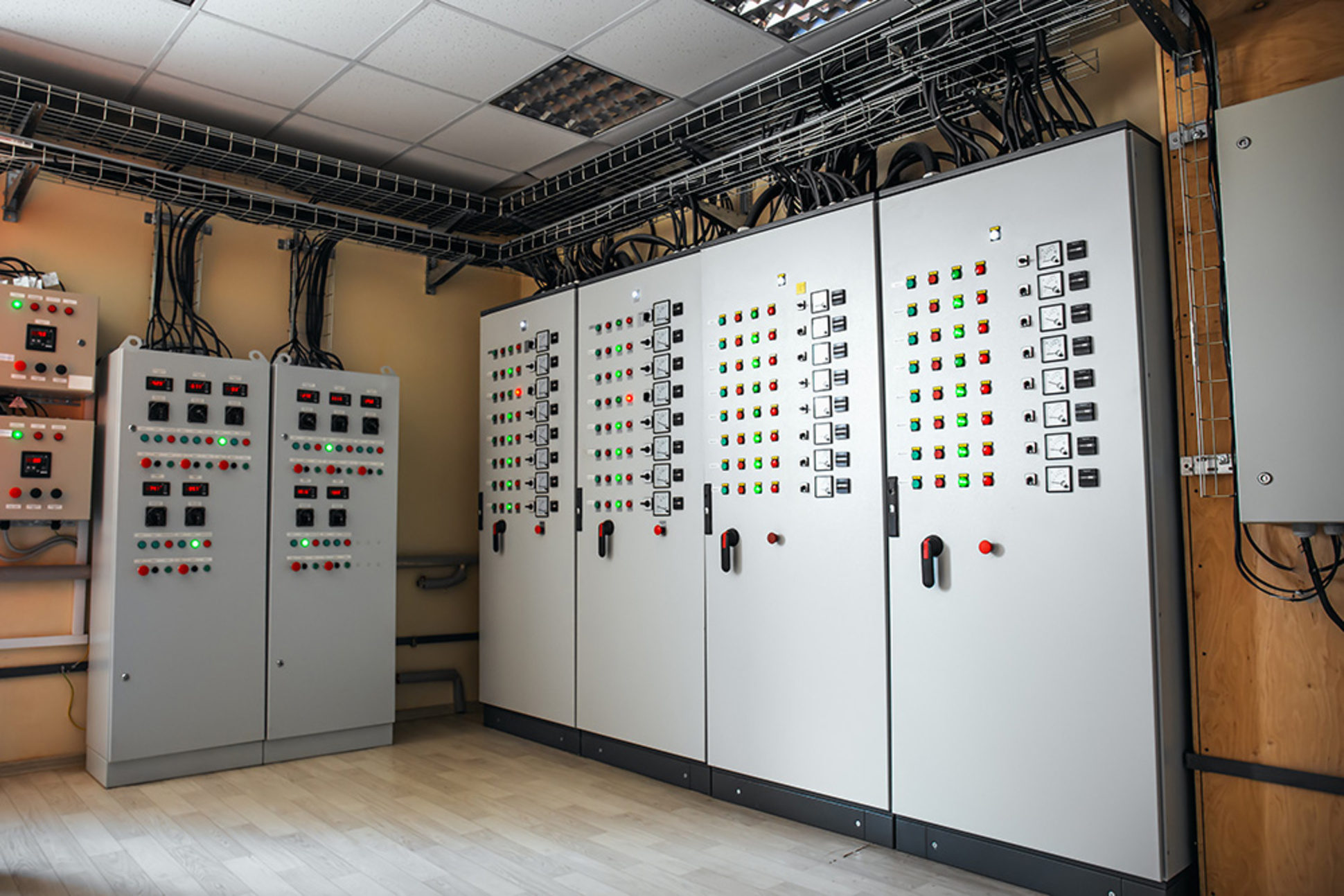 Schalt­anlagen­bau bei Elektro Heinlein GmbH in Uttenreuth